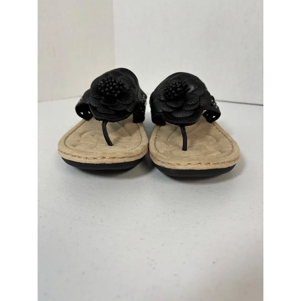 Cliffs by White Mountain Cynthia Black Floral Wedge Thong Sandals Womens 9 M NEW
